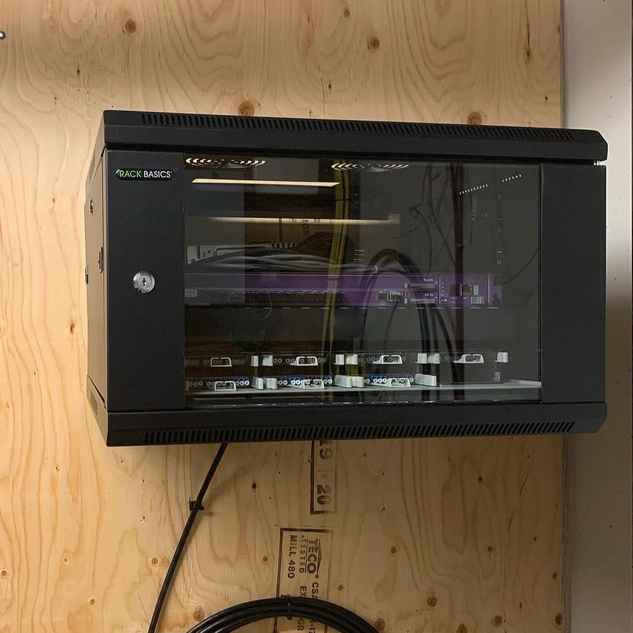 Hammond 9U WALL MOUNT CABINET